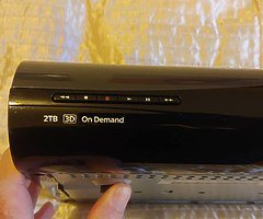 3D Sky box +HD 2TB freeview