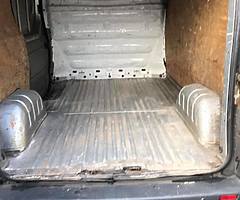 2003 Vivaro 1.9 psv June Towbar 5 Speed box good driver Take Small Px