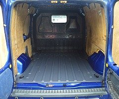 Ford Transit Connect Sport - Image 9/10
