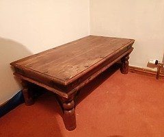Coffee table in top condition!!