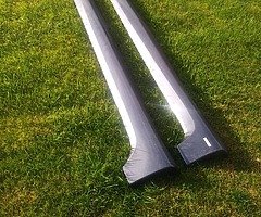Auris Plastic Side Skirts