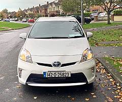 Toyota Prius 142D Hybrid High Spec