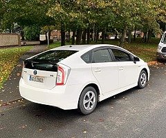 Toyota Prius 142D Hybrid High Spec