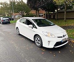Toyota Prius 142D Hybrid High Spec - Image 4/9
