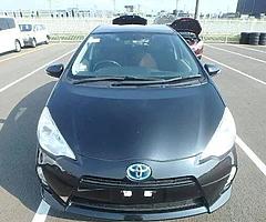 2012-09 Toyota Aqua (compact Prius) Hybrid - Image 2/7