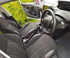 Peugeot 208 ,2014 - Image 3/9