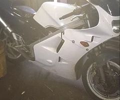 88 vfr 400 - Image 4/5