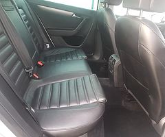 VW Passat SPORT 140 - Image 7/9