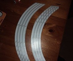 White wheel stripes