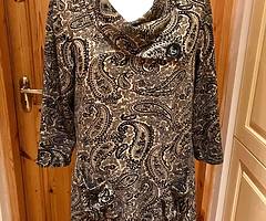 Lovely ladies Autonomy Tunic Top with lycra. Size 14. Immaculate condition - Image 3/3