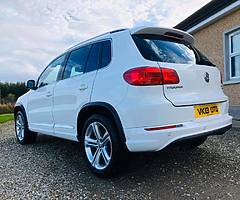 2013 Volkswagen Tiguan R line - Image 4/10