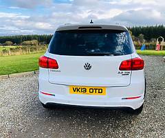 2013 Volkswagen Tiguan R line - Image 5/10
