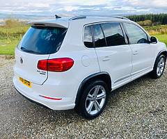 2013 Volkswagen Tiguan R line - Image 6/10