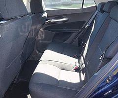 2012 Toyota Auris Self Charging Hybrid Automatic - Image 5/10