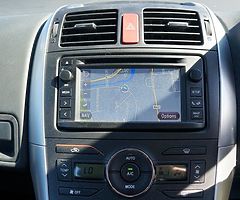 2012 Toyota Auris Self Charging Hybrid Automatic - Image 8/10