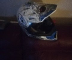 Xl bottoms xxl tops boots size 8 helmet xl