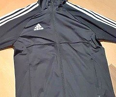 Mens top size medium €20 Mens supply and demand Jean's size medium €20 Both have not been worn