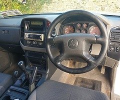 Mitsubishi pajero - Image 8/10