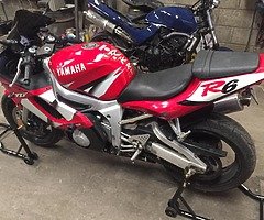Yamaha yzf R6 02 carb model