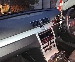 Volkswagen Passat - Image 6/10