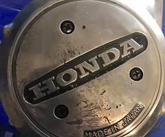Couple of 1975 honda 750 bits i had in repairing and repolishing, for polishing calll ballygowan 7 - Image 4/4