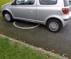 04 Toyota yaris t2