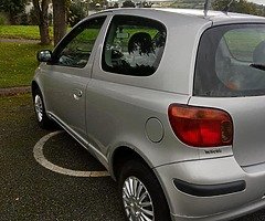 04 Toyota yaris t2