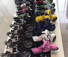 Miniature Vespas - Image 6/7