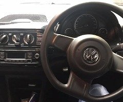 Volkswagen Up - Image 5/5