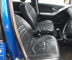 toytoa Yaris - Image 5/8