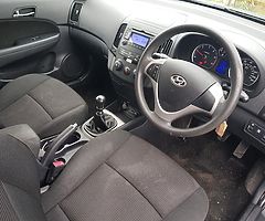 Hyundai i30 Comfort Diesel - Image 7/9