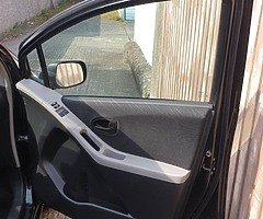 Toyota yaris 2008 1 litre manual Petrol Car - Image 6/10