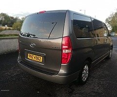 2012 Hyundai i800 2.5 CRDI Automatic 8 Seater - Image 3/7