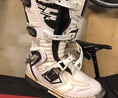Gaerne react motocross boots size 8