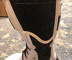 Gaerne react motocross boots size 8
