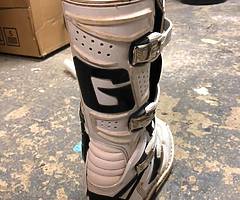 Gaerne react motocross boots size 8 - Image 3/5