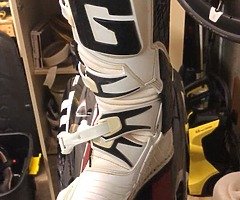 Gaerne react motocross boots size 8 - Image 4/5