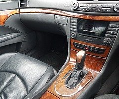 MB E200 2004 - Image 4/5