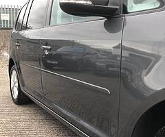 2015 Volkswagen Touran - Image 4/10