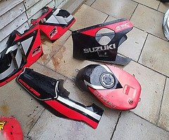 Suzukis 400 gk76a also have a front nose cone fairings - Image 6/7