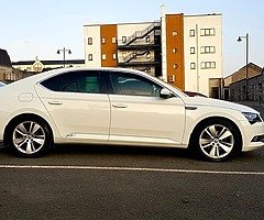 Skoda Superb - Image 7/8