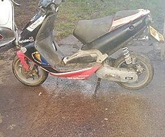 BREAKING aprilia sr 50cc READ ADD