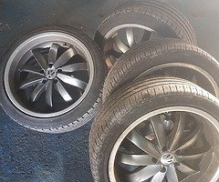 Wells 235 40 R19