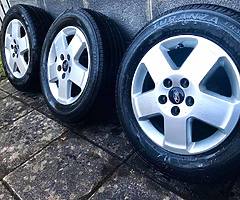 3 Ford Focus Original Wheels with good tyres