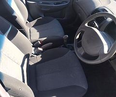 Hyundai Accent 2005 - Image 4/6