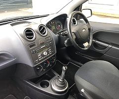 07 Ford Fiesta 1.4 AUTOMATIC - Image 9/10