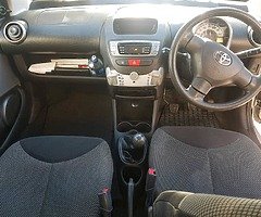 132 Toyota agyo - Image 4/5