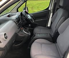 2012 Peugeot Partner - Image 6/10
