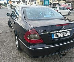 Mercedes-Benz Eclass 220