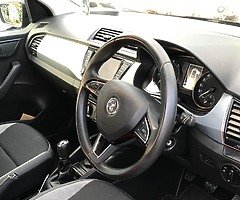 Skoda Fabia 162 1L Petrol 4Door - Image 4/10